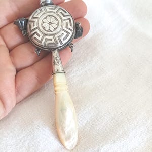 Hochet A Sifflet Avec Profil Du Roi De Rome En Argent - Siff