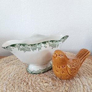 Ironstone sauce boat - Saint Amand Hamage tableware - Platane model - cottagecore ironstone decoration. Old French sauce boat from France.