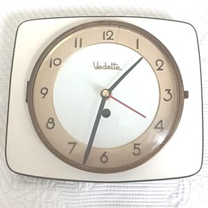 Horloge murale vintage Vedette, pendule retro formica blanc, french wall clock, mid century home decor, silent clock, years 60 70