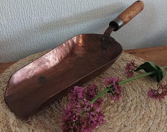 Vintage copper grain scoop - antique farmhouse scoop - vintage copper decor - Vintage kitchen scoop - authentic decor