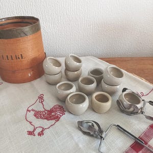 12 kleine Vintage-Schneckentöpfe aus Steingut + Zange – Französische Vintage-Schneckentöpfe – Set mit französischen Vintage-Schneckenschalen