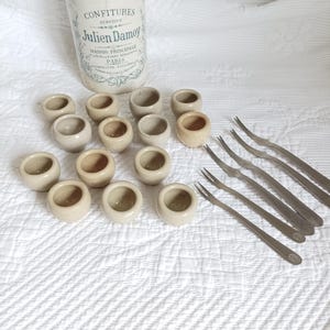 set 14 pots à escargots en grès gris clair, vintage french stoneware snail pot, ravier individuel rustique, farmhouse kitchen, snail pottery
