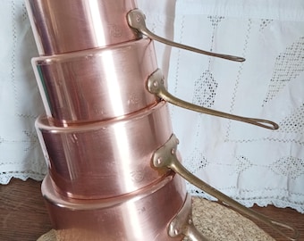 Set van 5 vintage Franse Vesoul metalen steelpannen, vintage koperen pannen, vertinde koperen steelpannenset uit Frankrijk