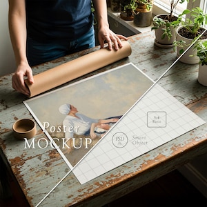 Affisch med kartongrör på bordsmodell, realistiskt 5x4 affischpapper, PSD Smart Object, Photoshop-mall, Photopea