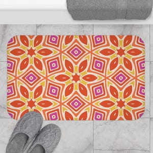 Vibrant Geometric Retro Bath Mat, Colorful Bathroom Decor, Boho Style Home Accessory, Gift for Housewarming, Relaxing Spa Vibe