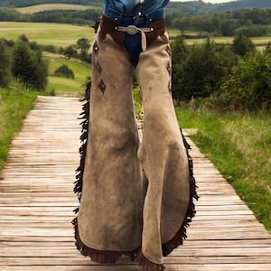 Women&#39;s 100 % Real Suede Leather Western Style Buckskin Chap Fringes, Leather Pant, Leather Chap, Riding Chaps, Rodeo Chap, Western Outfit