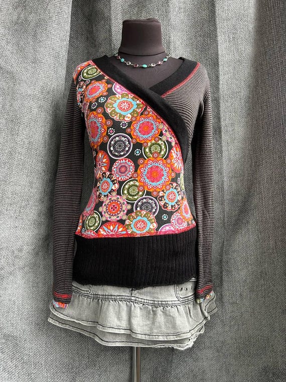 Cache Cache cute y2k long sleeve graphic top, ava… - image 1