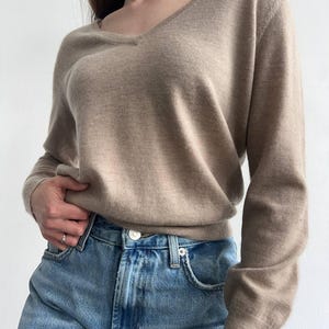 Cashmere Beige Pullover Old Money style classic