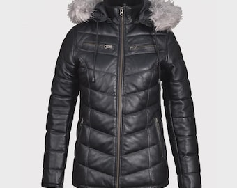 Leren winterdonsjack voor dames met capuchon met bontrand.