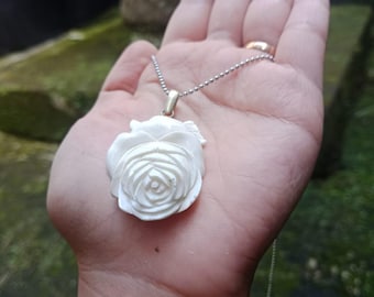 rose pendant necklace