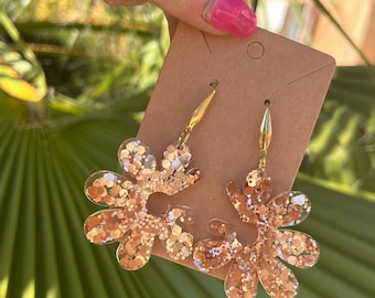 boucle d’oreille longue pendante  doré  ,bijoux femme , tendance , cadeau femme , bijou  acier inoxydable ,jewel , paillettes doré