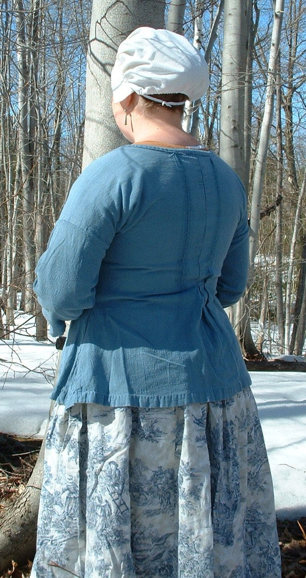 Woman's Colonial Shortgown