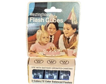 New Westinghouse Flash Cubes Bulbs 3 With 12 Flashes Vintage Camera NOS Pictures