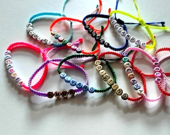 Pulsera de Macramé personalizada con nombre, inicial o fecha • Pulsera de la amistad hecha a mano • Brazalete ajustable de hilo con letras