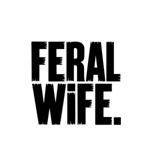 Projekt typografii Feral Wife | Pobieranie cyfrowe | Plik PNG | Projekt sublimacji i DTF | Retro maszyna do pisania | Zabytkowy | Styl lat 70.