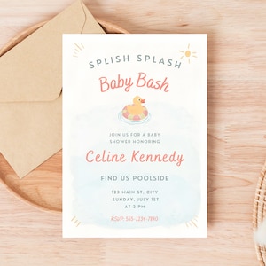 Puede incluir: Una taza de cerámica blanca con un asa negra y el texto "But First, Coffee" en un estilo manuscrito. La taza está sobre una superficie blanca. La taza mide 10 cm de alto.