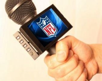 Maßgeschneiderte Mikrofonfahne mit Logo – ABS Mic Cube für Interviews, Podcasts & RØDE Wireless Go II