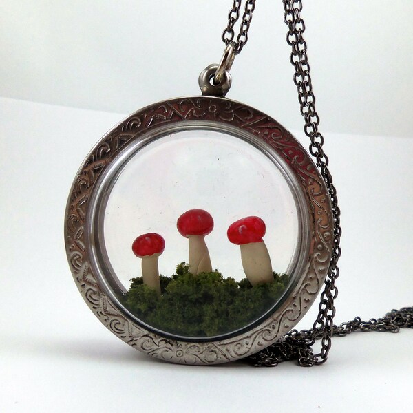 Mushroom Terrarium Necklace - Adopt a Shroom No.8 - FREE Shipping