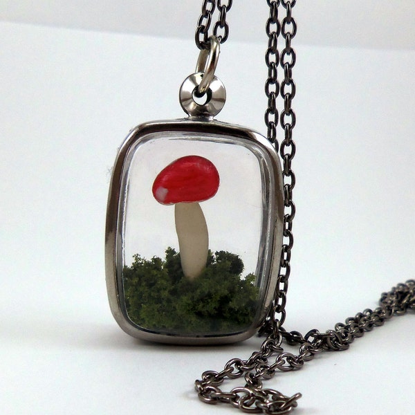 Mushroom Terrarium Necklace - Adopt a Shroom No.3 - FREE Shipping