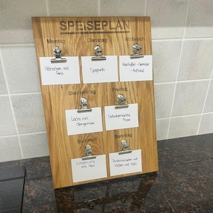 Wöchentlicher Speiseplan aus Eiche geölt mit Metallklemmen – Menüplan mit Karteikarten – Essensplaner aus Holz für 7 Tage