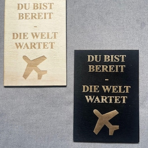 Holzkarte „Du bist bereit, die Welt wartet!“ mit Flugzeug – Motivationskarte aus Holz – Geschenk zum Schulabschluss, Auslandsjahr, Neuanfang