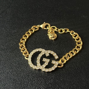 Vintage Gucci VTG GG Golden Chain Charm Bracelet GG Monogram Rhinestones Logo Tiger Luxury