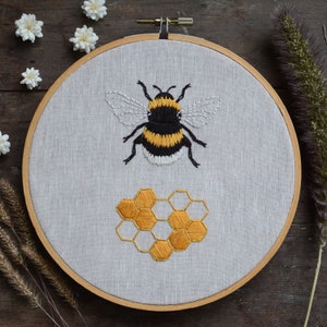 Bee Embroidery - BUNDLE - Digital PDF Sewing Pattern and Video Class