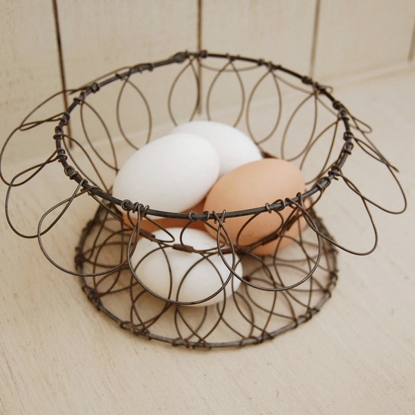 Small Vintage Folding Wire Egg Basket