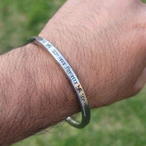 Brazalete hindú kara om namo shivay kada liso plano de acero inoxidable ohm mantra e13k