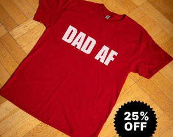 Gildan 5000 | Koszulka Dad AF | Zabawna, nowoczesna koszulka dla taty | Wygodna, sarkastyczna koszulka | Miękki, unisexowy krój | Modne memy dla ojców