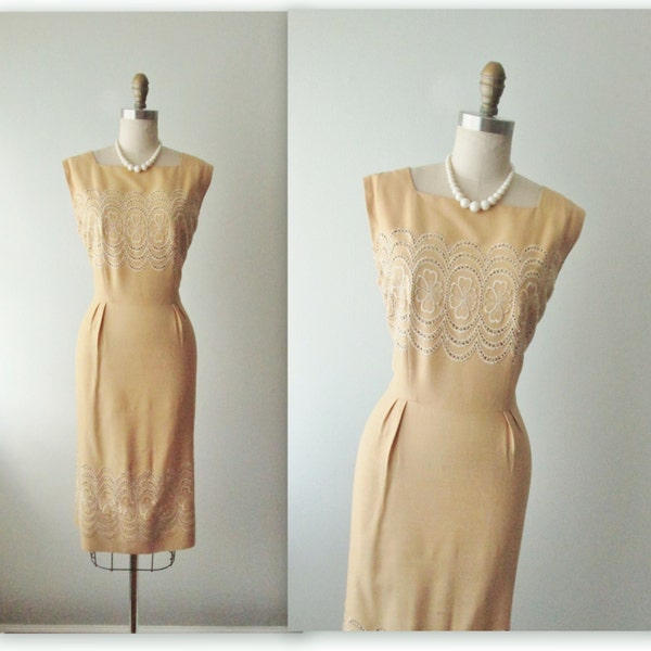 50's Dress // Vintage 1960's Embroidered Linen Fitted Garden Party Sheath Dress XL