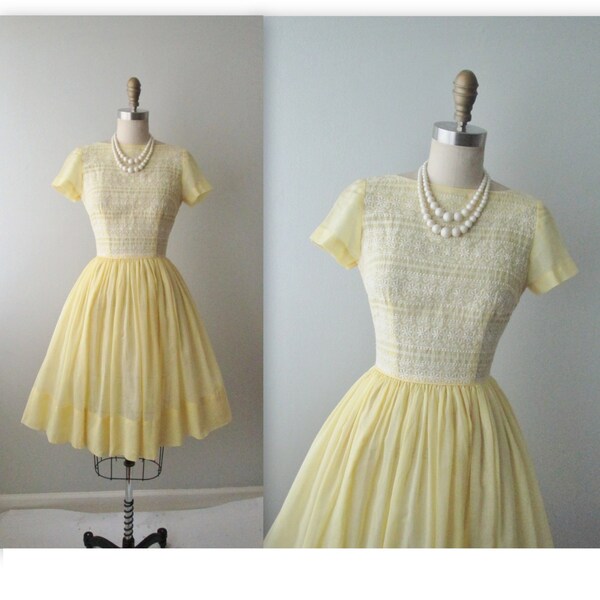 50s Summer Dress // Vintage 1950's Embroidered Lemon Casual Garden Party Mad Men Dress XS