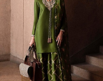 Emerald Green Embellished Kurta Set | Luxury Pakistani Festive Wear| Hand Embroidered Formal Outfit