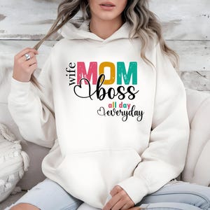 Sweatshirt vrouw moeder baas, grappig sweatshirt, moedersweatshirt, Moederdagsweatshirt, sweatshirt moeder leven, cadeau-idee moeder, cadeau nieuwe moeder