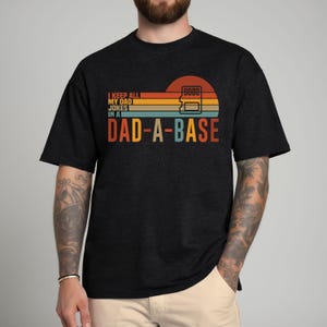 Je garde toutes les blagues de mon père dans une chemise pour papa, chemise pour papa drôle, chemise blague pour papa, chemise pour la fête des pères, cadeau pour nouveau papa, meilleure chemise pour papa