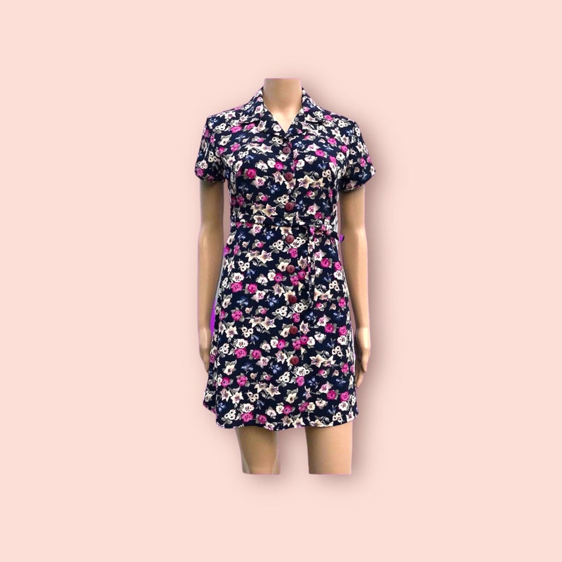 Retro Floral Button Down Dress 1990s Fashion image 1