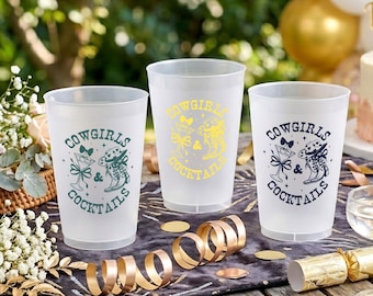 Bicchieri in acrilico satinato "Cowgirls And Cocktails", bicchieri per addio al nubilato in stile western, bicchieri per viaggio tra ragazze in campagna, regalo per la sposa a tema rodeo.