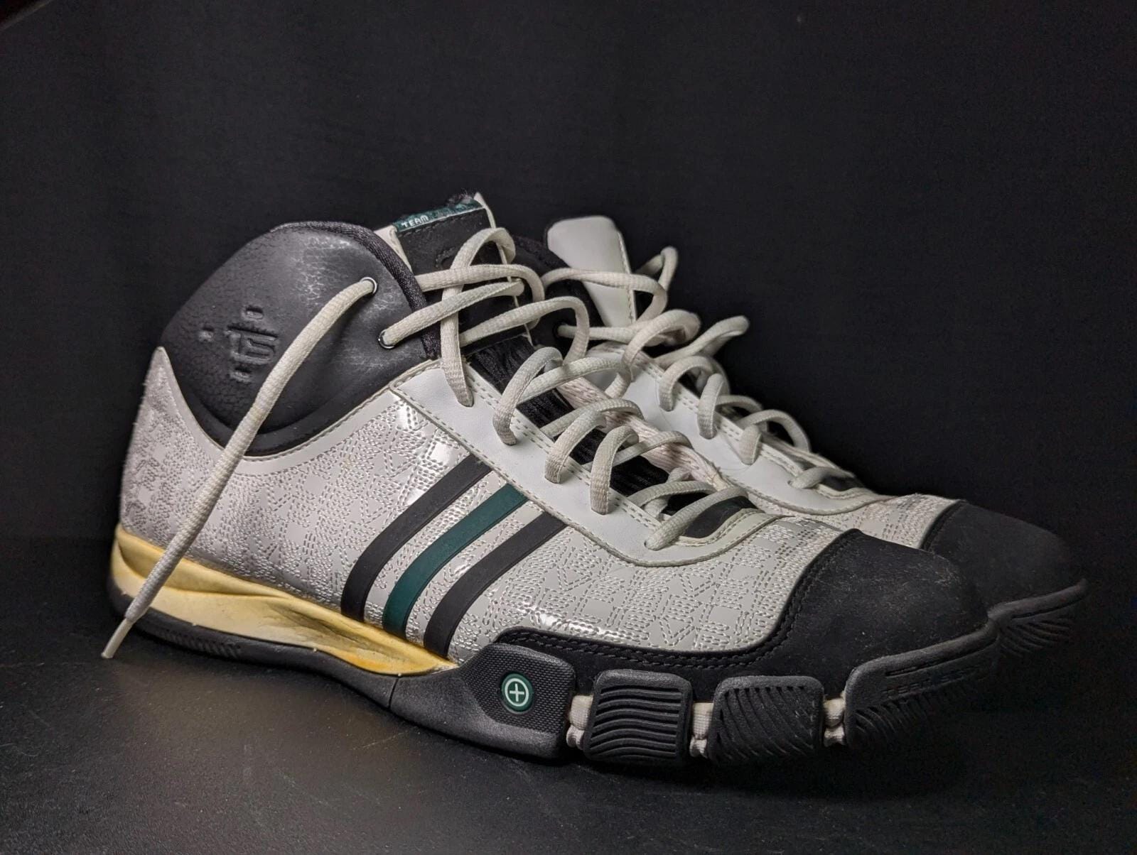 adidas gazelle silver green womens Vintage Adidas Sneakers US 7 – dla dushy main image 0
