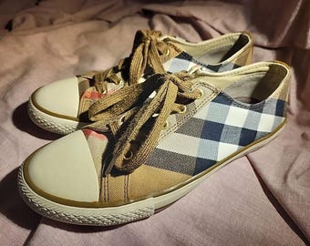 Zapatos bajos Burberry de lona a cuadros vintage, talla 40 (Eur. 7 para hombre y 8,5 para mujer).