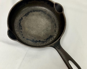 Antique #3 Griswold Cast Iron Pan 6”
