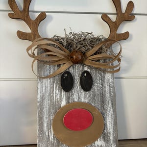 Rustic Reindeer Shelf Sitter: Farmhouse Christmas Decor