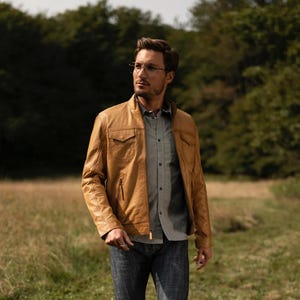 Men&#39;s Vintage Brown Sheepskin Leather Trucker Jacket