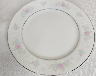 Prestige 17,8 cm große Salatteller im China Garden-Muster mit rosa und blauen Blumen
