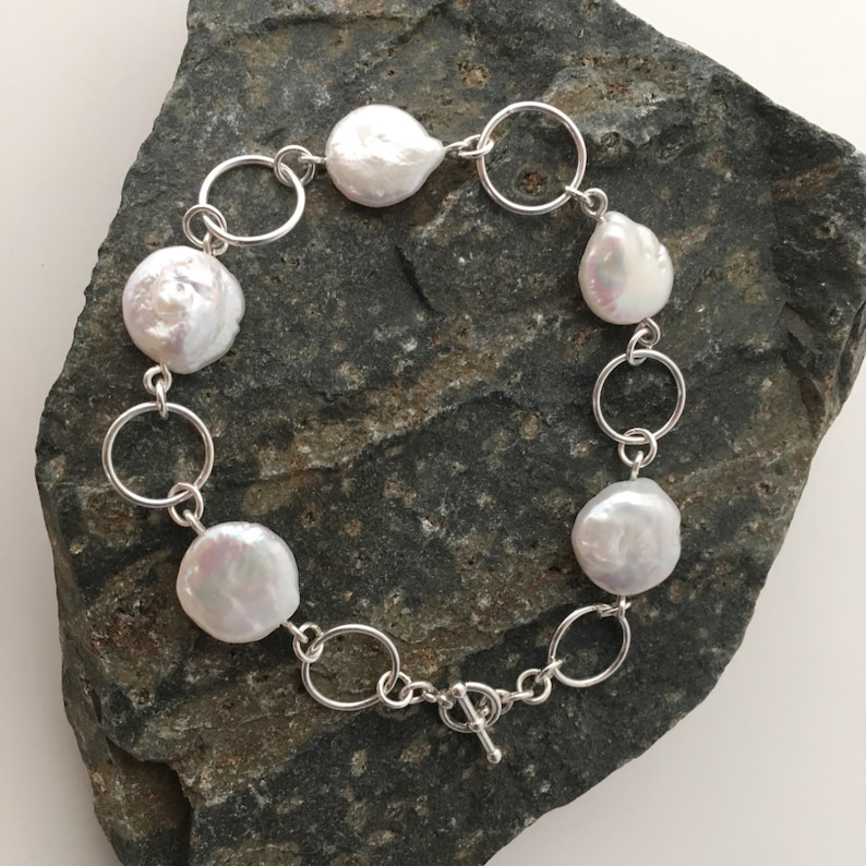 Pearl and Circle Bracelet Coin Pearl Bracelet Wedding Bracelet Bridal Bracelet Pearls and Silver Circles