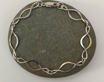 Pulsera de eslabones infinitos de plata esterlina martillada