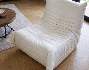 Witte vloer Loungestoel Minimalistische lage bank Modern Accent Zitplaatsen Stoel met zachte kussens Japandi-stijl Woonkamermeubels