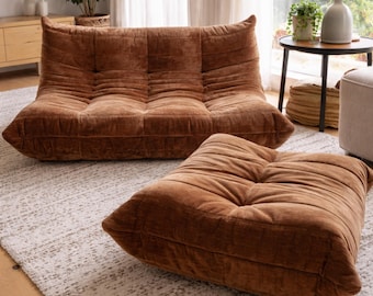 Conjunto de sofá de suelo tapizado en marrón con otomana, cómodo sofá de salón de perfil bajo.