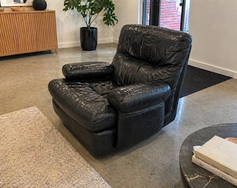 Black Leather Lounge Chair Modern Armchair Low Profile Recliner Style Accent Chair Comfortable Living Room Seating Vintage Inspired Design