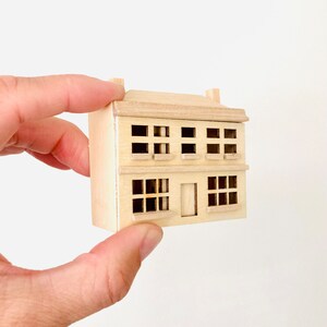 Miniature Wooden Dollhouse / Scale 1:12 Tiny Mini Unpainted Wood Doll House Painting Crafting