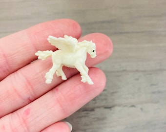 Micro Mini Winged Horse Pegasus Flying Horse Miniature Fairy Garden Crafting Terrarium Diorama Unicorn